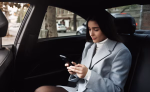 Cheapest Taxi from Delhi to Agra