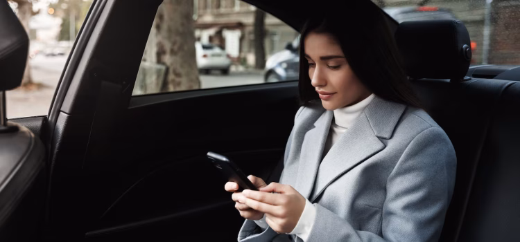 Cheapest Taxi from Delhi to Agra